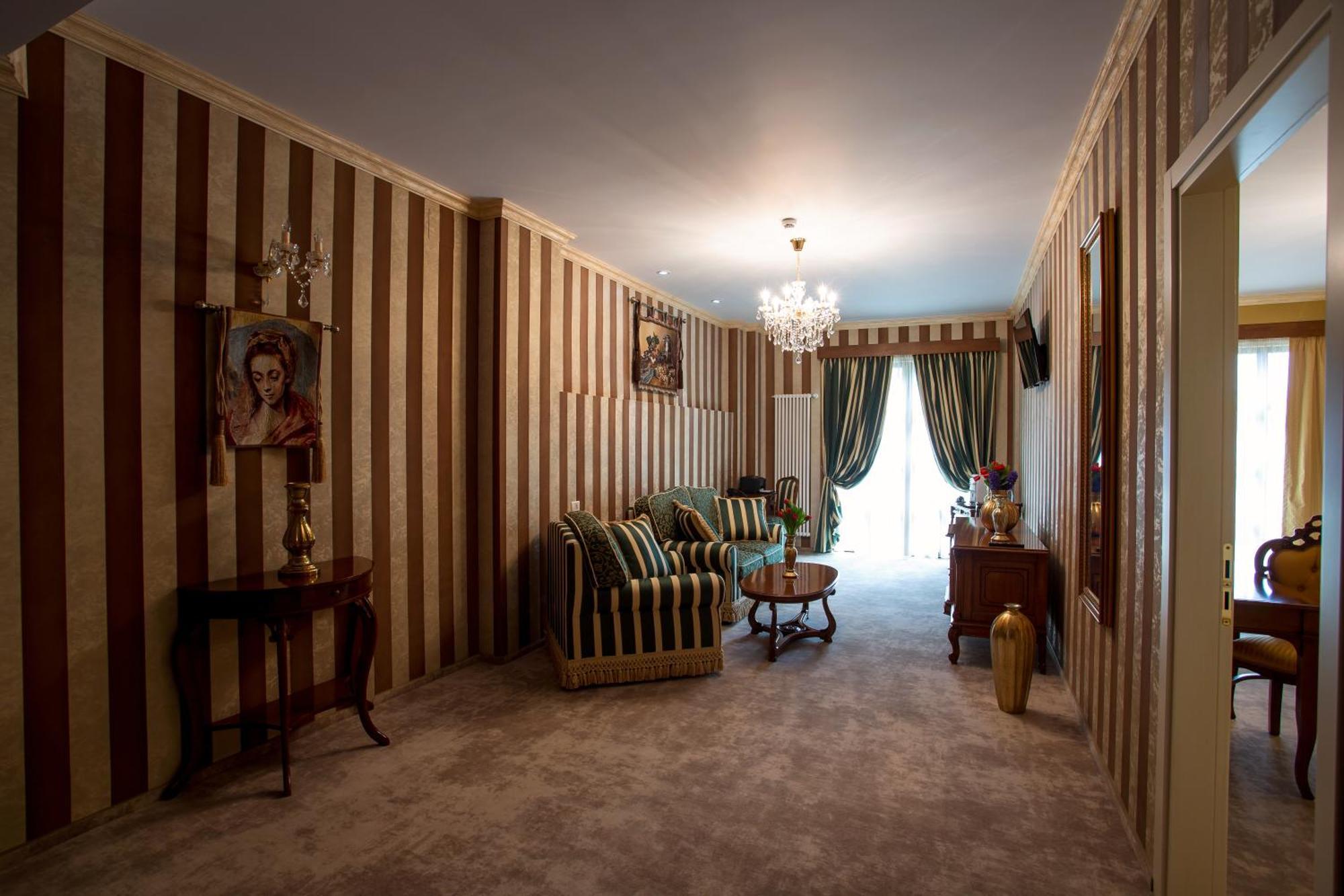 The Arlington Boutique Hotel Craiova Ruang foto