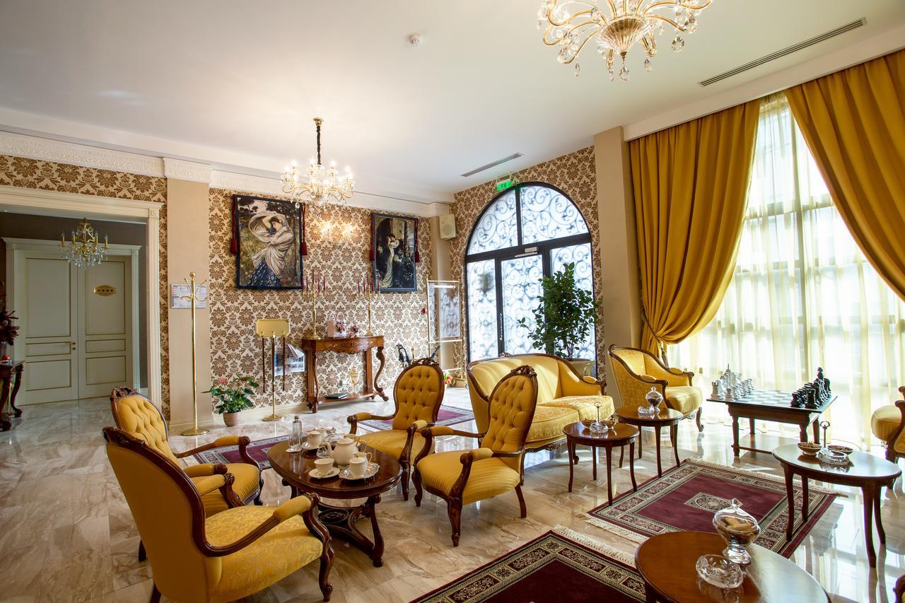 The Arlington Boutique Hotel Craiova Bagian luar foto