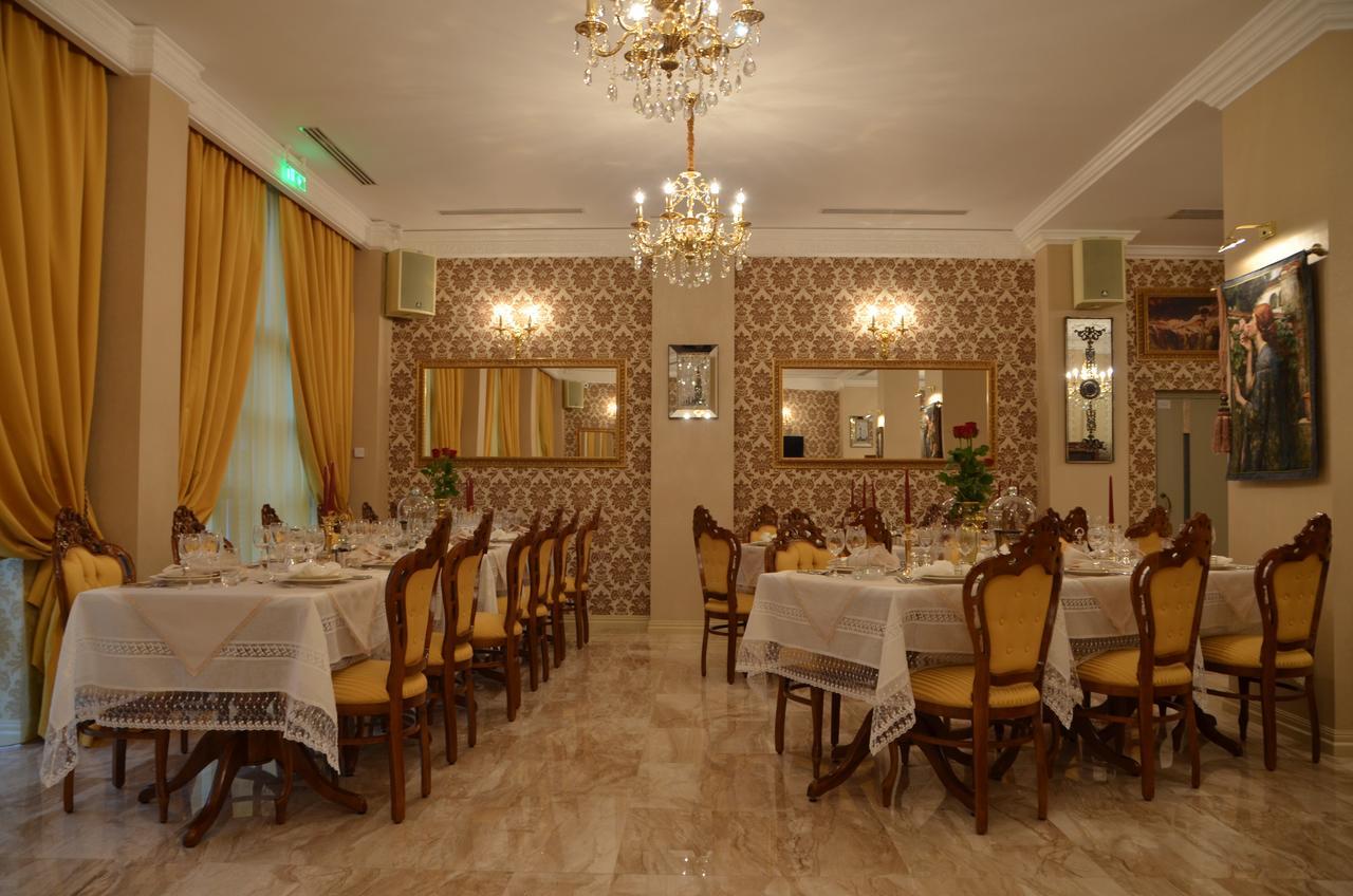 The Arlington Boutique Hotel Craiova Bagian luar foto