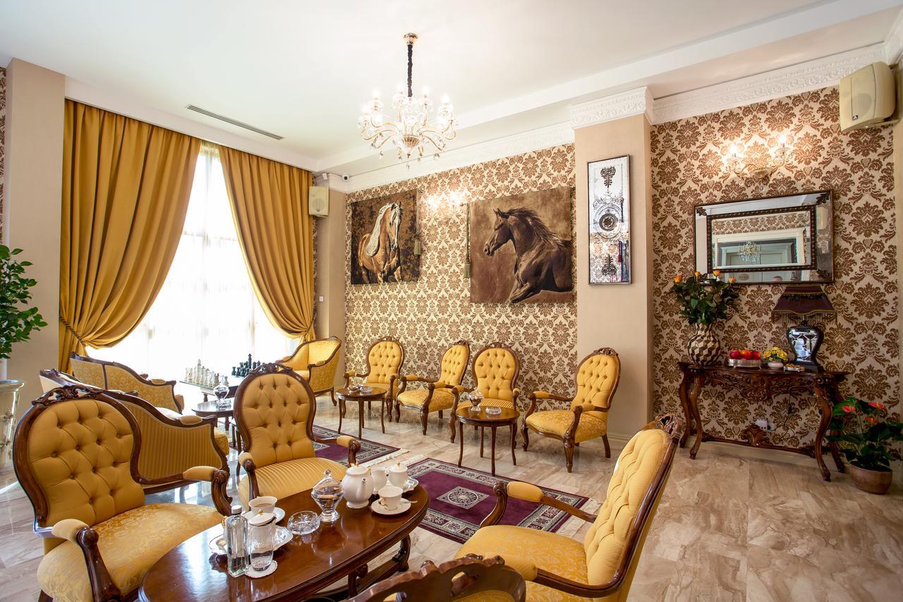 The Arlington Boutique Hotel Craiova Bagian luar foto