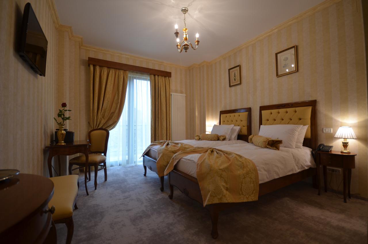 The Arlington Boutique Hotel Craiova Ruang foto